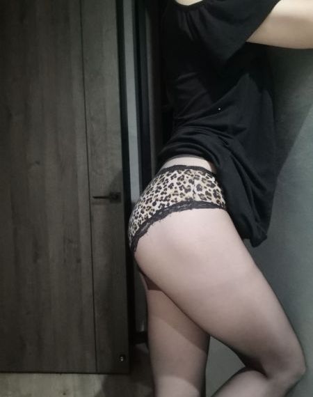 19岁女大学生撞脸孙颖莎被求合影