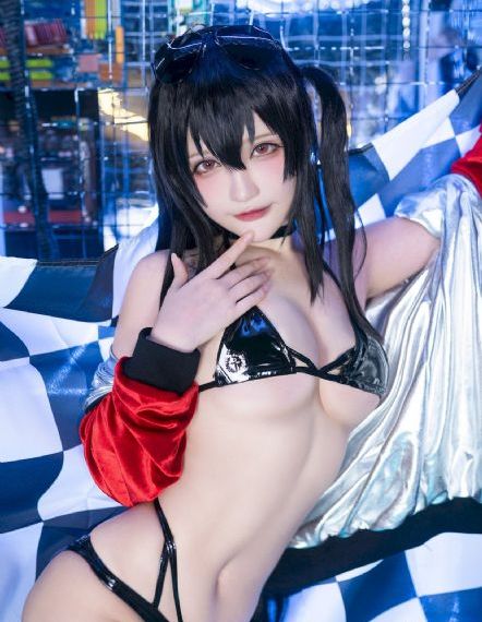 红衣小女孩