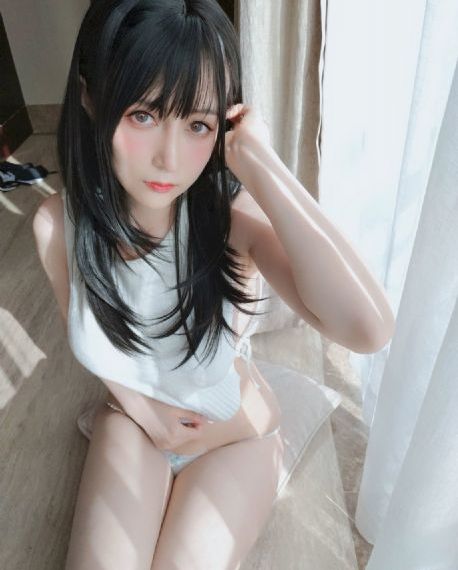 他将头埋进双腿间吮小核在线观看