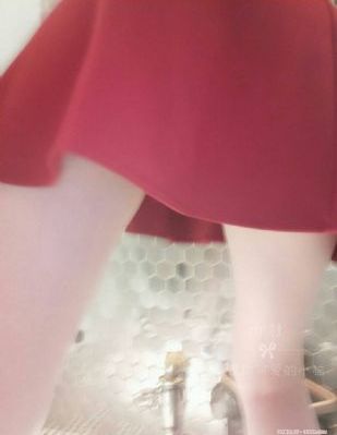一面亲膜上边奶一个膜边