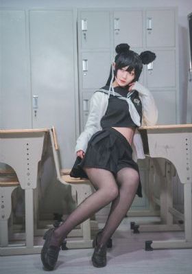 老卫抱着淑蓉进房间第八集视频